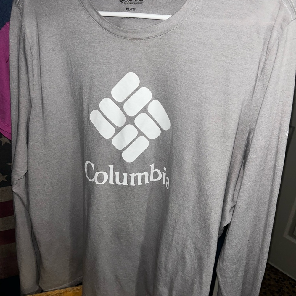 Columbia Light Gray Long Sleeve Shirt